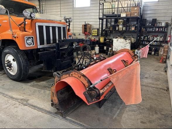 Image of International S2500 equipment image 1