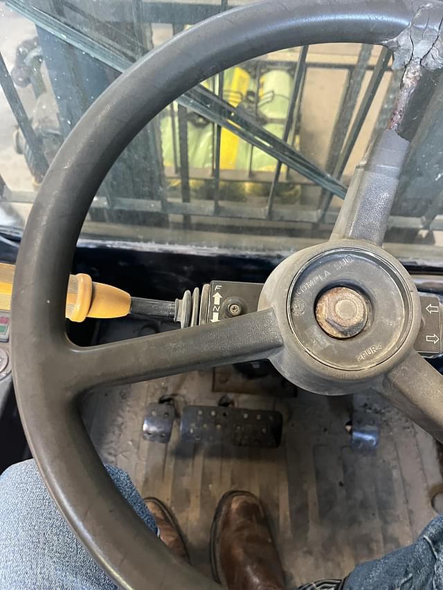 Image of JCB 930 equipment image 2