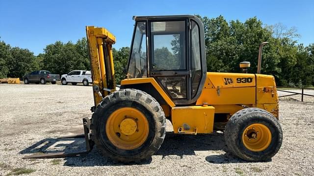 Image of JCB 930 equipment image 1