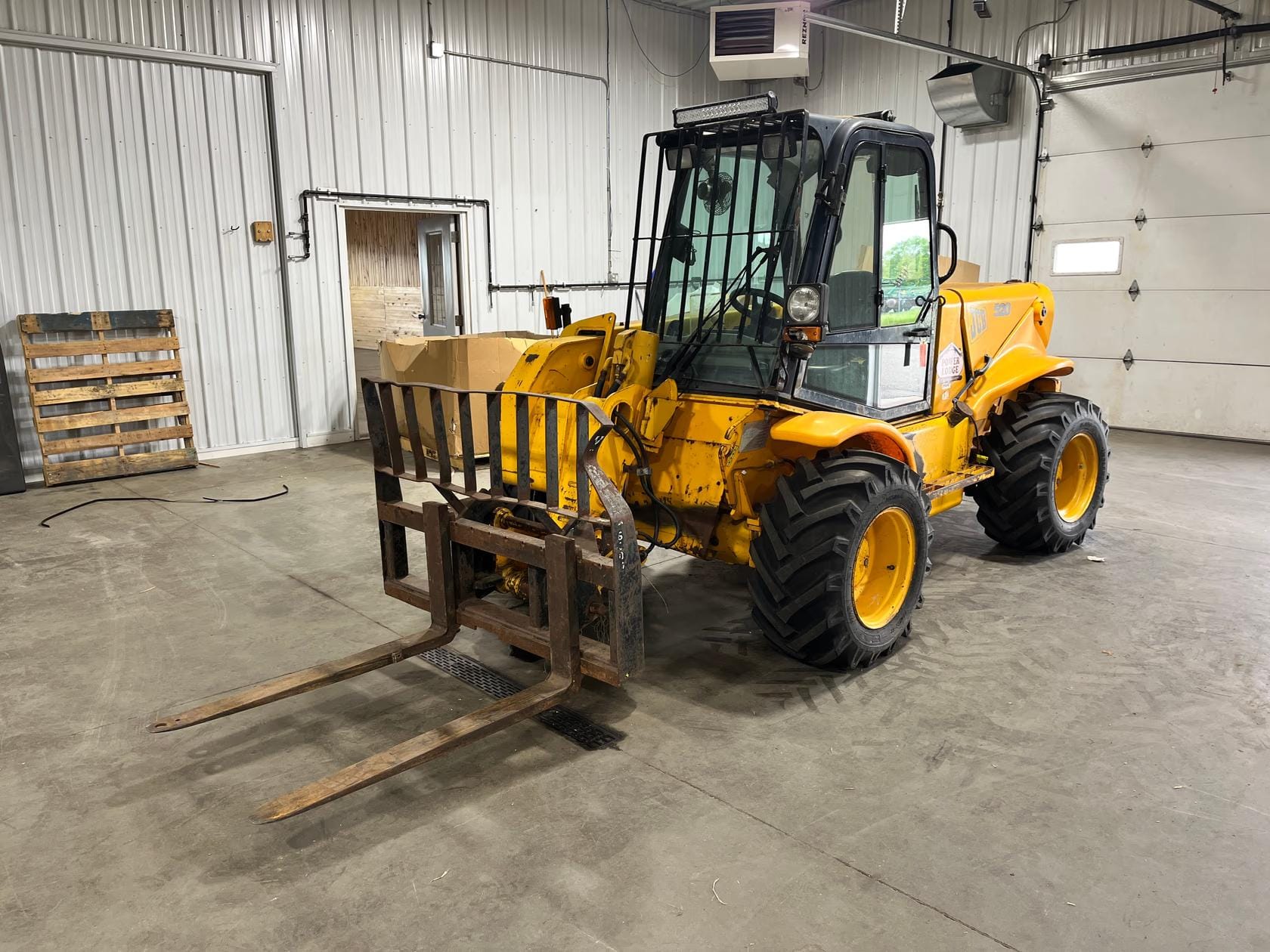 1998 JCB 520 Equipment Image0