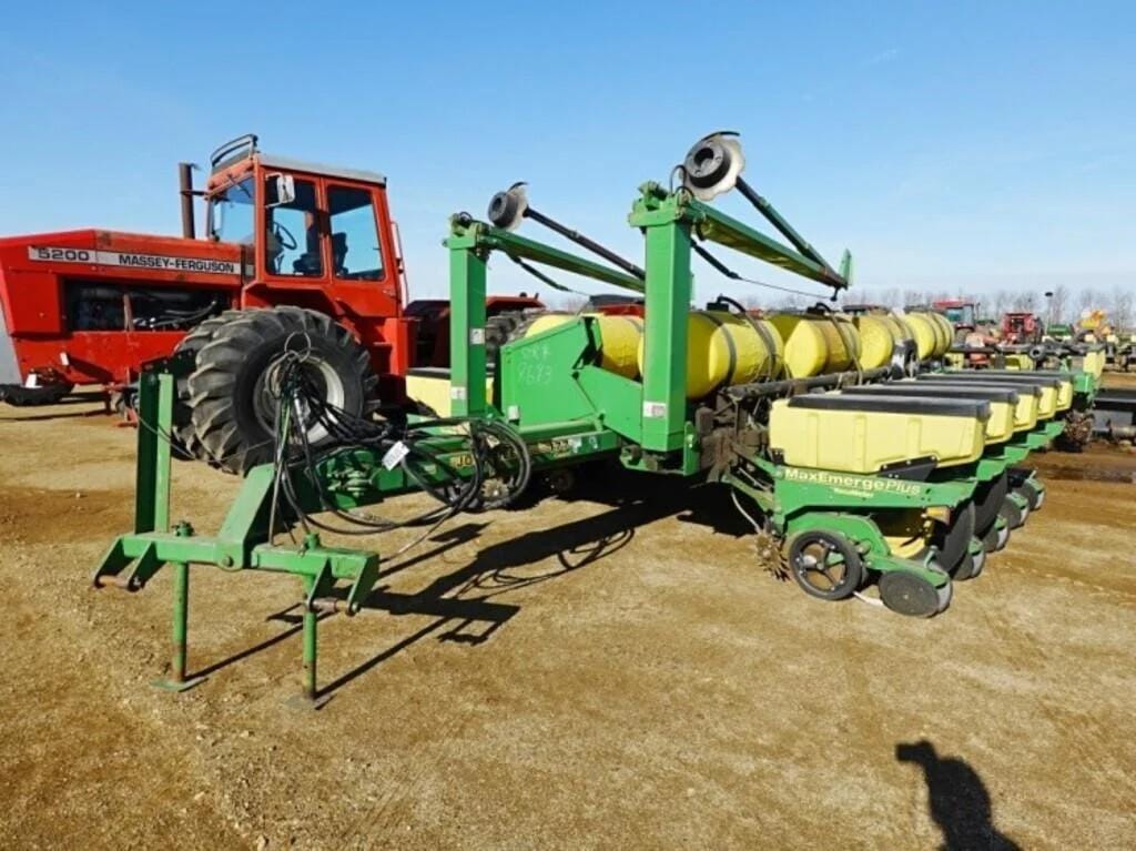 1998 John Deere 1770 Equipment Image0