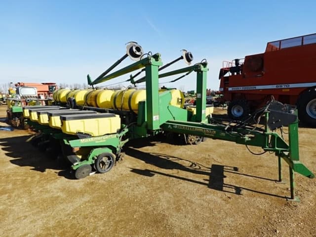 Image of John Deere 1770 equipment image 1