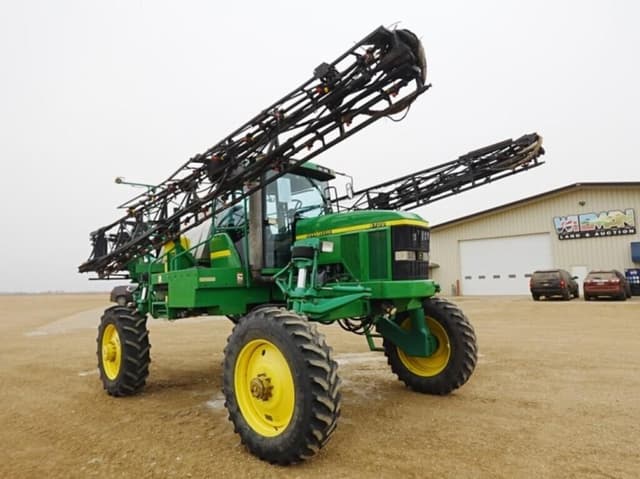 Image of John Deere 4700 equipment image 1