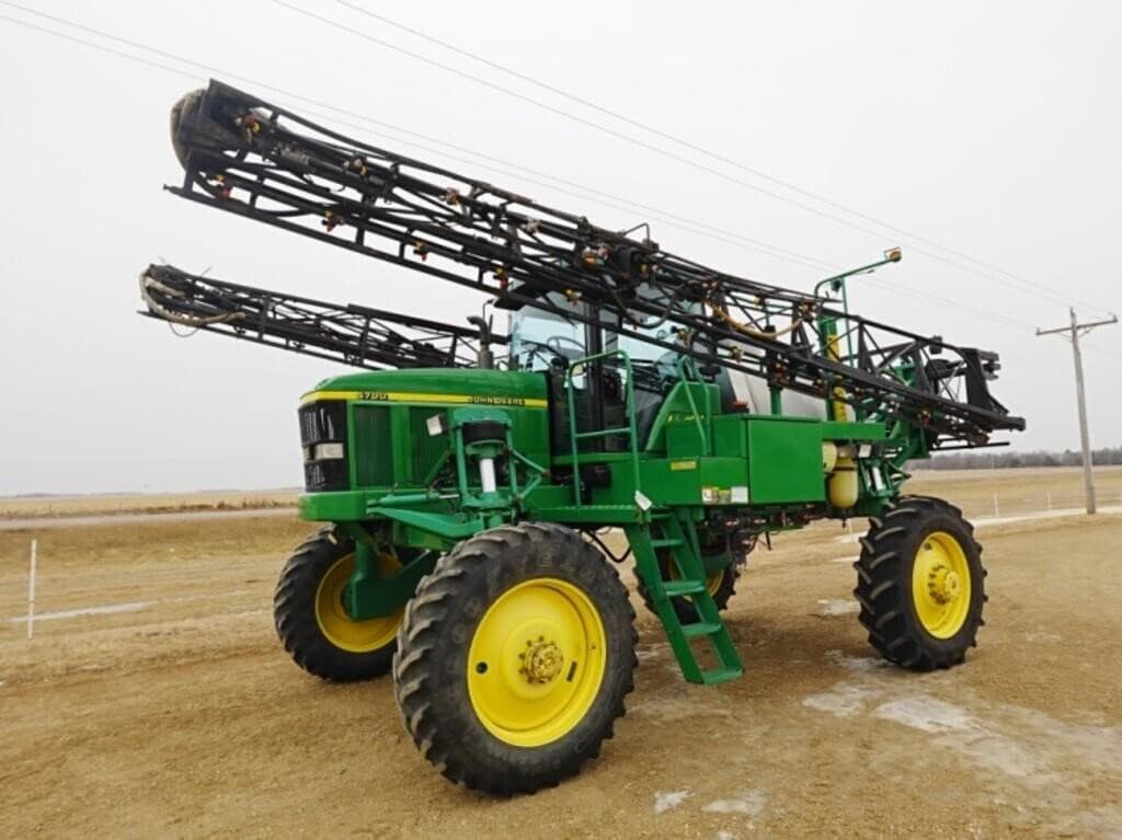 Image of John Deere 4700 Primary image