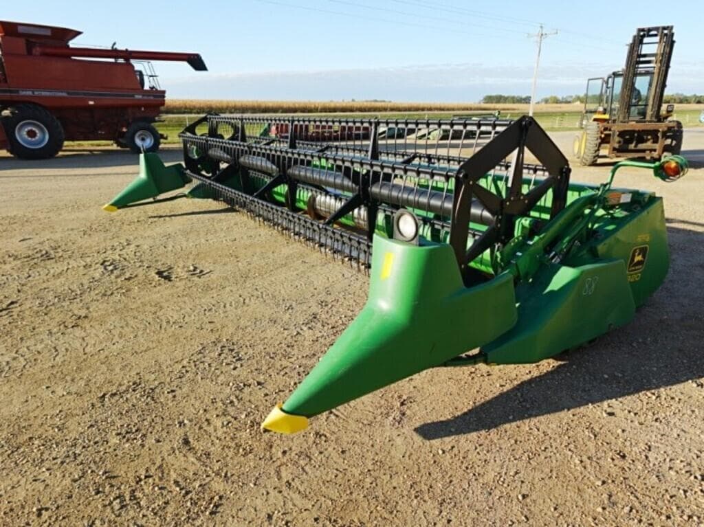 Image of John Deere 920 Primary image