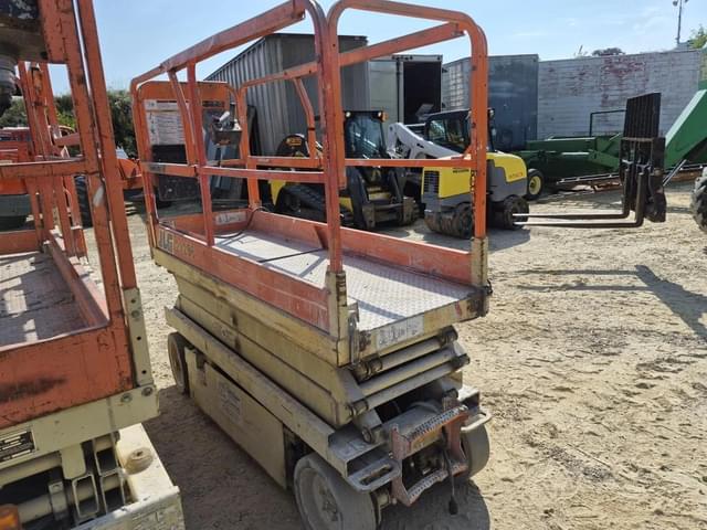Image of JLG 2032E2 equipment image 4