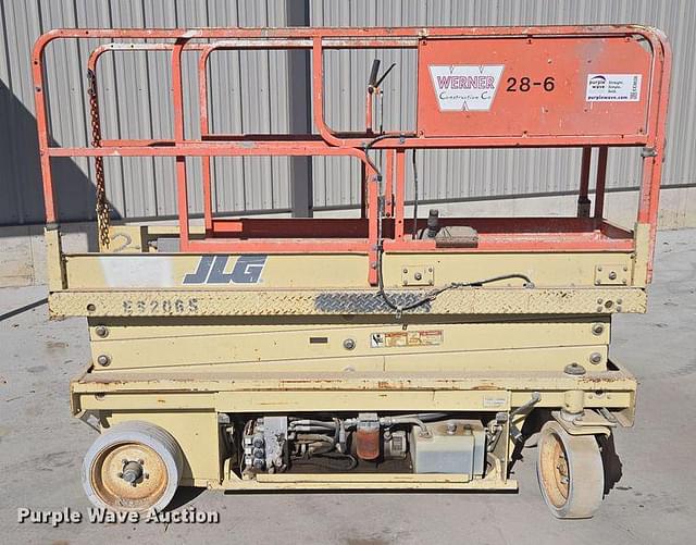 Image of JLG 2033E equipment image 4