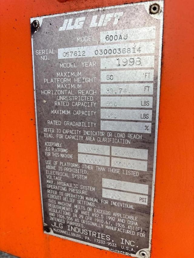 Image of JLG 600AJ equipment image 4