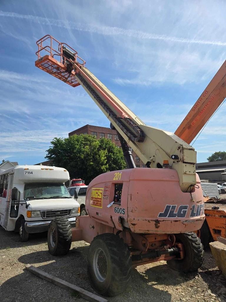1998 JLG 600S Equipment Image0