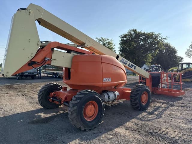 Image of JLG 600A equipment image 2