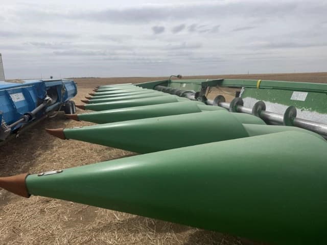Image of John Deere 1293 equipment image 2