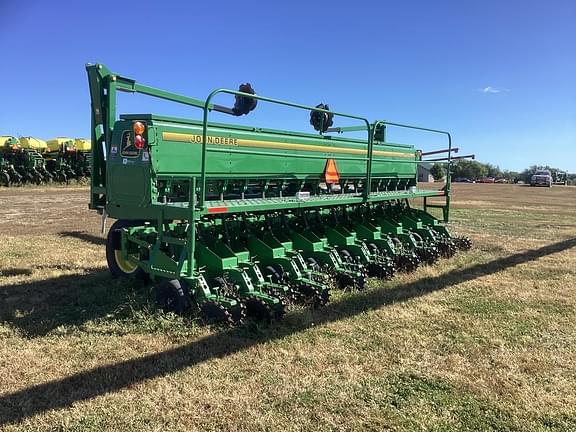 Image of John Deere 1530 equipment image 2