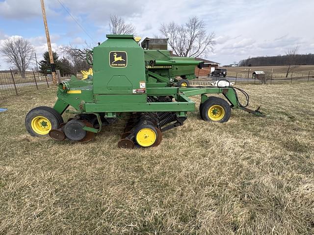 Image of John Deere 1560 equipment image 4