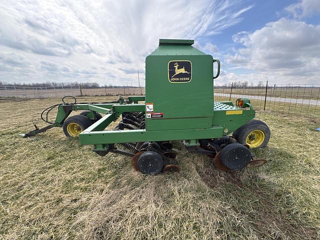 Image of John Deere 1560 equipment image 1