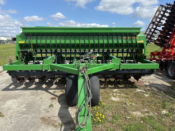 Image of John Deere 1560 equipment image 2