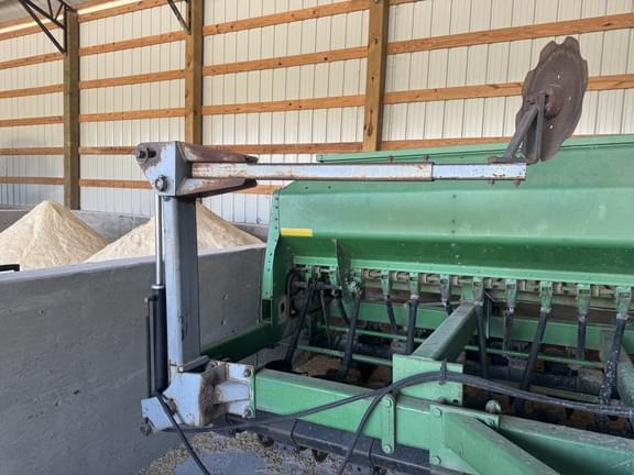 Image of John Deere 1560 equipment image 1