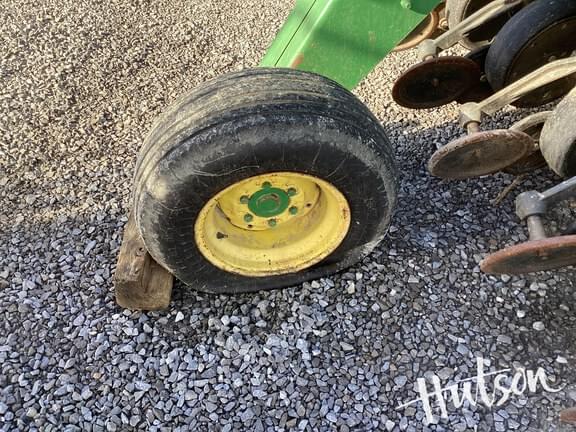 Image of John Deere 1560 equipment image 3