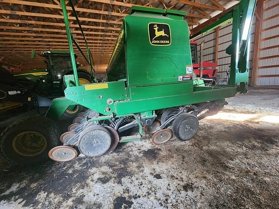 Image of John Deere 1560 equipment image 1