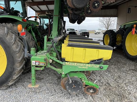 Image of John Deere 1720 equipment image 4