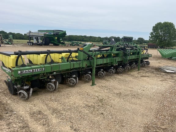 Main image John Deere 1720