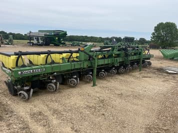 Main image John Deere 1720