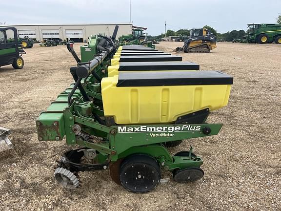 Image of John Deere 1720 equipment image 2