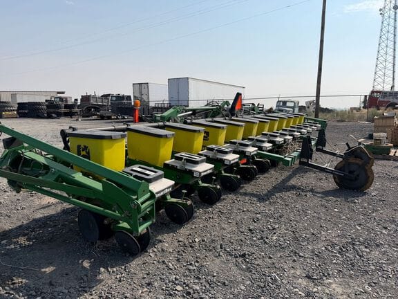 1998 John Deere 1720 Equipment Image0