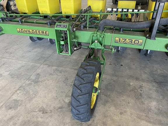 Image of John Deere 1730 equipment image 1