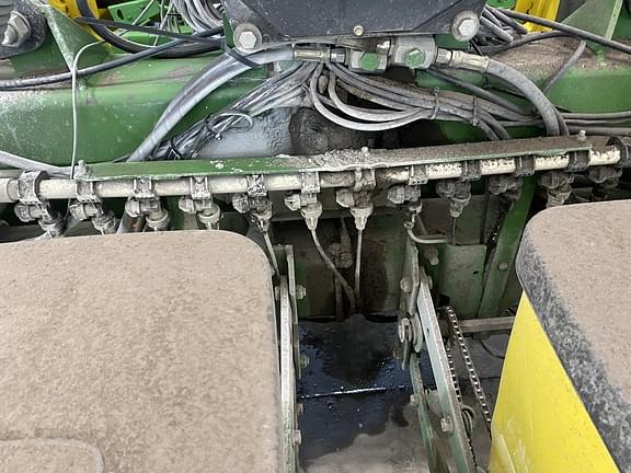 Image of John Deere 1730 equipment image 2