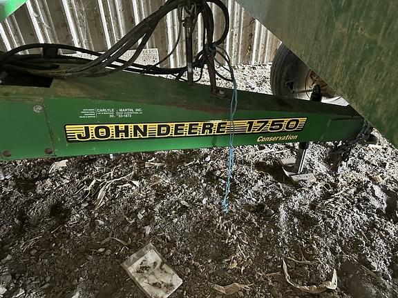 Image of John Deere 1750 equipment image 1