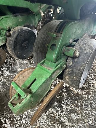 Image of John Deere 1750 equipment image 3
