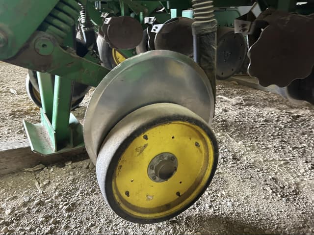 Image of John Deere 1750 equipment image 3