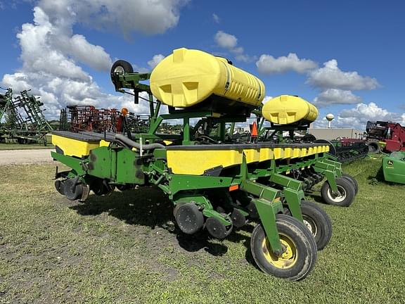 Image of John Deere 1750 equipment image 2