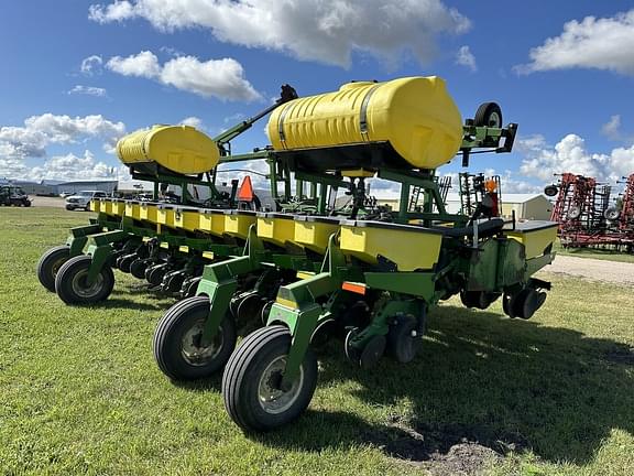 Image of John Deere 1750 equipment image 3