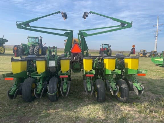 Image of John Deere 1760 equipment image 3