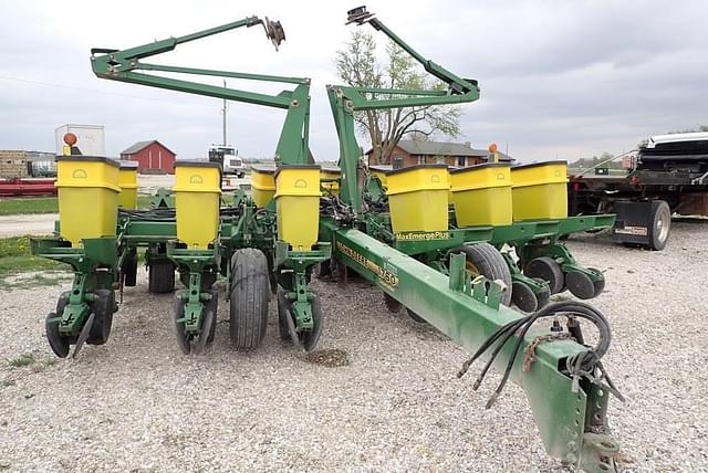 Image of John Deere 1760 equipment image 2