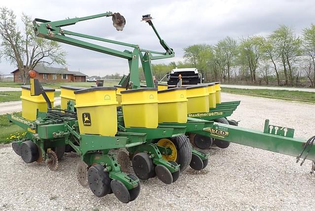 Image of John Deere 1760 equipment image 3