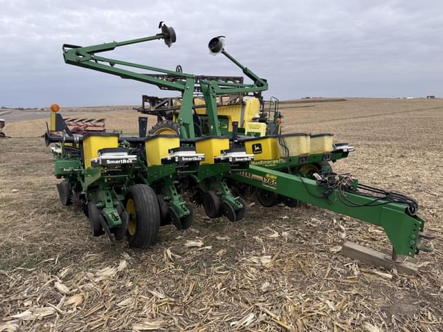 Image of John Deere 1760 equipment image 3