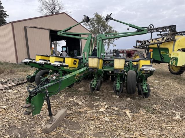 Image of John Deere 1760 equipment image 1