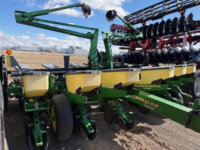 Image of John Deere 1760 equipment image 1