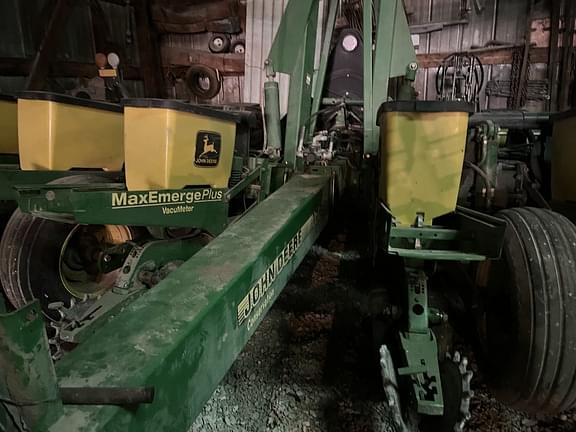 Image of John Deere 1760 equipment image 3