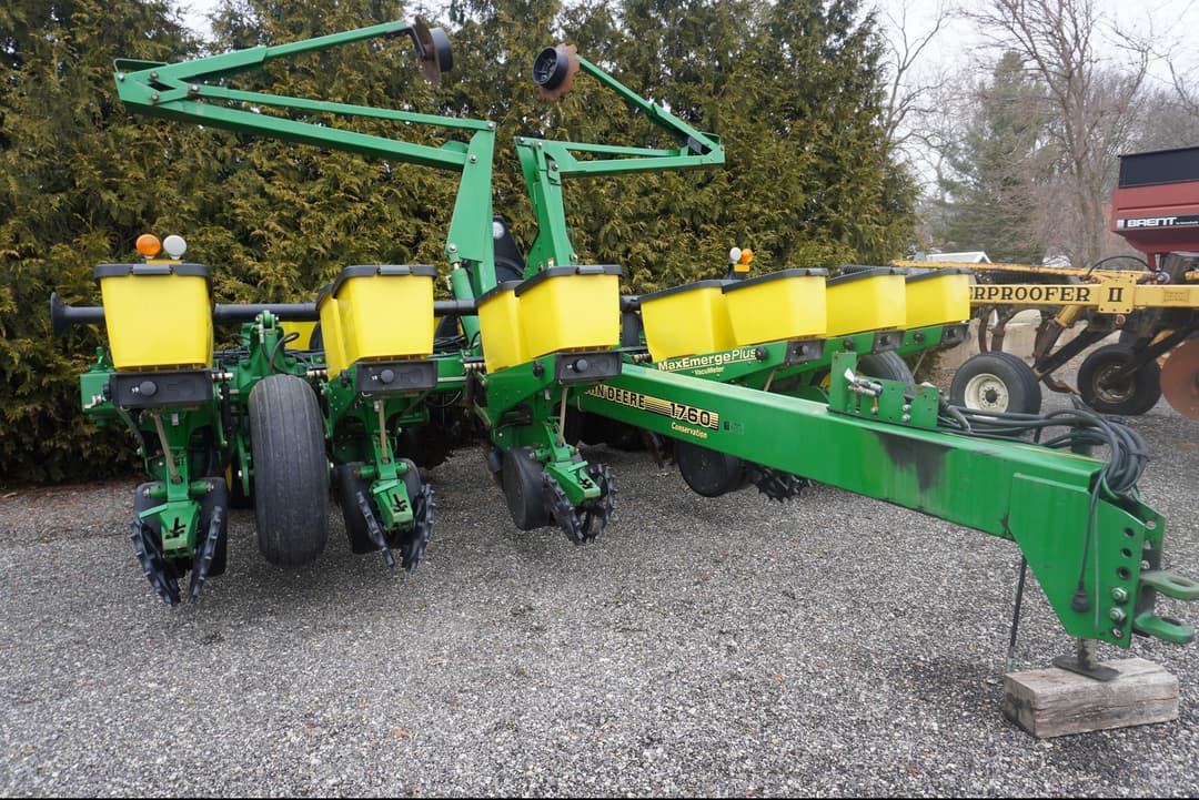 Image of John Deere 1760 Primary image