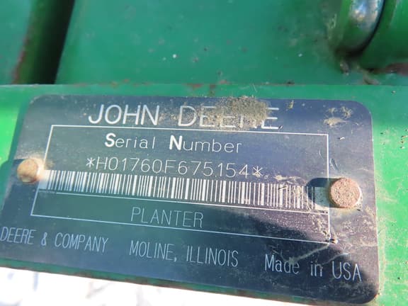 Image of John Deere 1760 Image 1