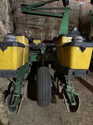 Image of John Deere 1760 equipment image 2