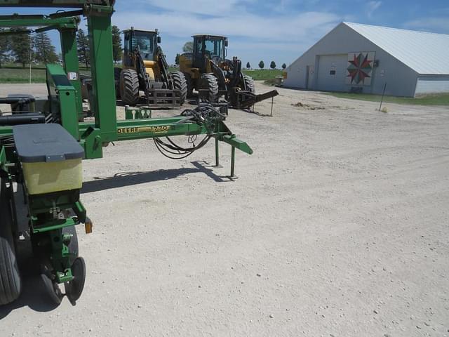 Image of John Deere 1770 equipment image 2