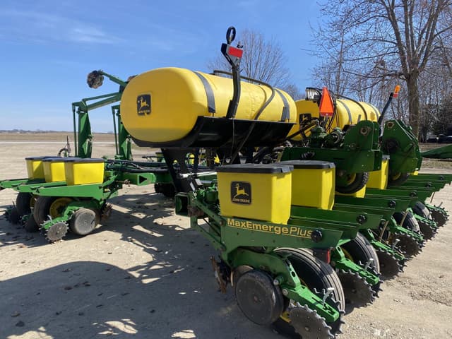 Image of John Deere 1770 equipment image 2