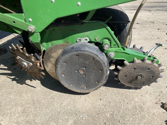 Image of John Deere 1770 equipment image 4