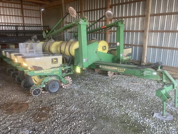 Main image John Deere 1770