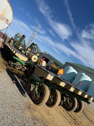 Image of John Deere 1770 equipment image 3