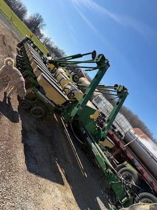 Image of John Deere 1770 equipment image 2